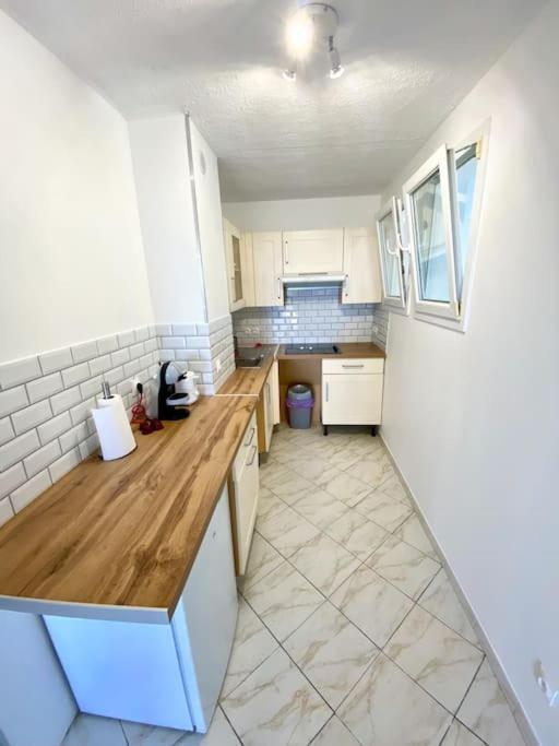 Appartement Spacieux 65M2, Avec Piscine Et Parking Fréjus Eksteriør billede